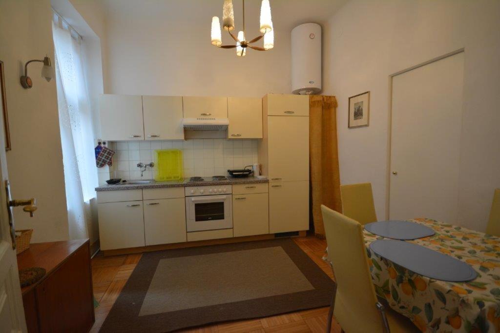 Vienna Holiday Apartments Exteriör bild